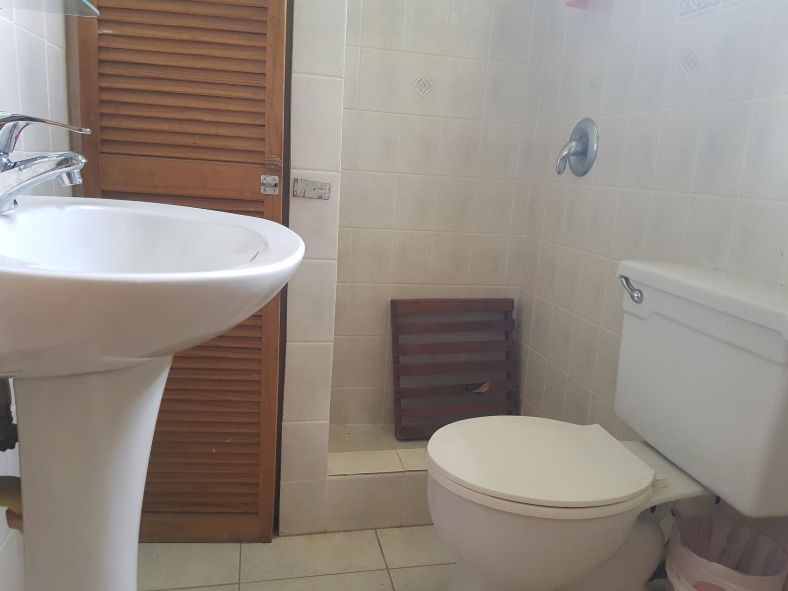 Spacious-4-Bedroom-Home-for-Sale-in-Kingston-6-Rare-Find Ninth image of 16 Armon Jones Crescent in Barbican, St. Andrew, Jamaica - property is For Sale