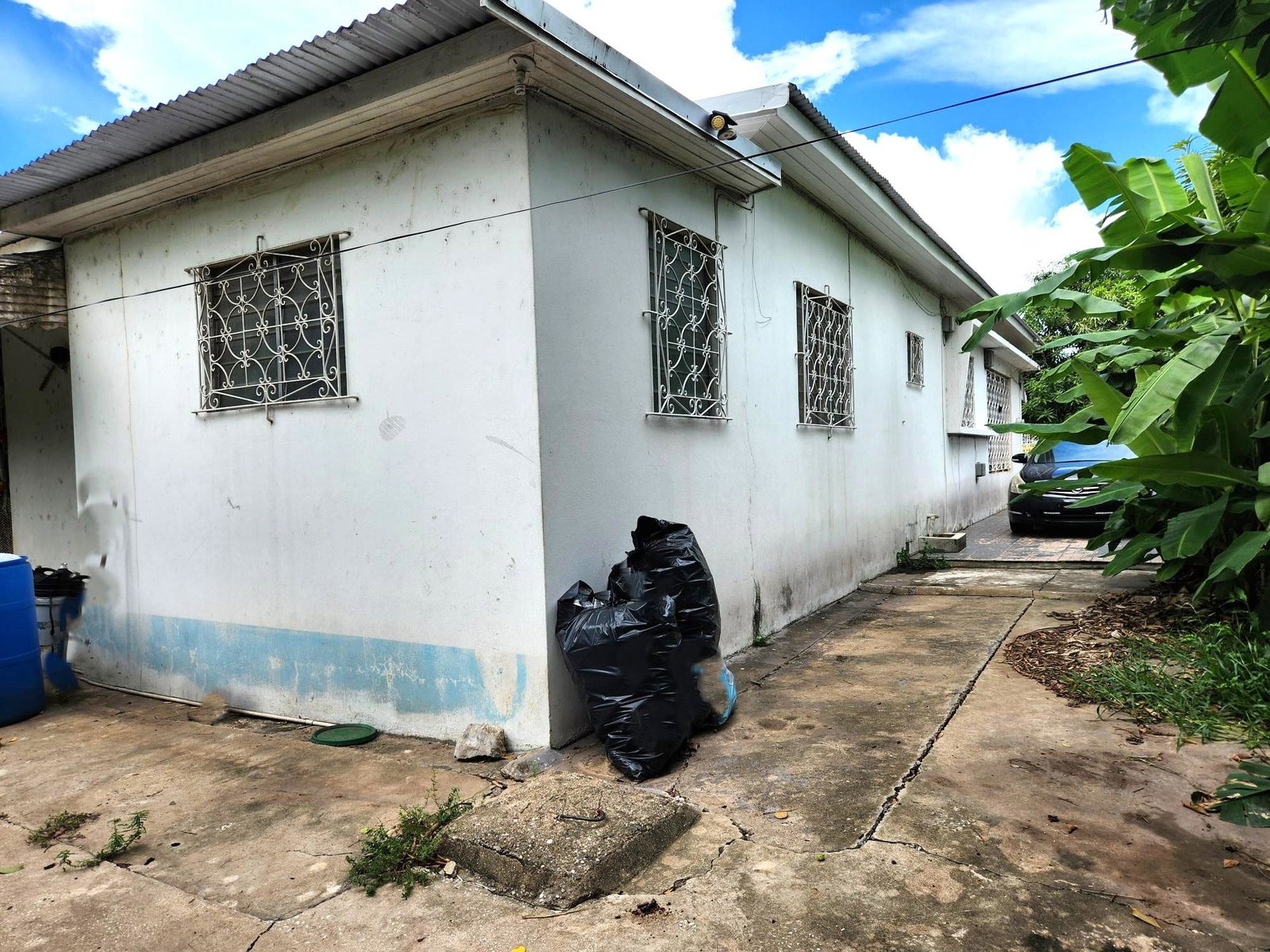 Spacious-5-Bedroom-Home-for-Sale-in-Cassia-Park-St.-Andrew Seventh image of 7 Huntsdene Avenue in Kingston 10, St. Andrew, Jamaica - property is For Sale