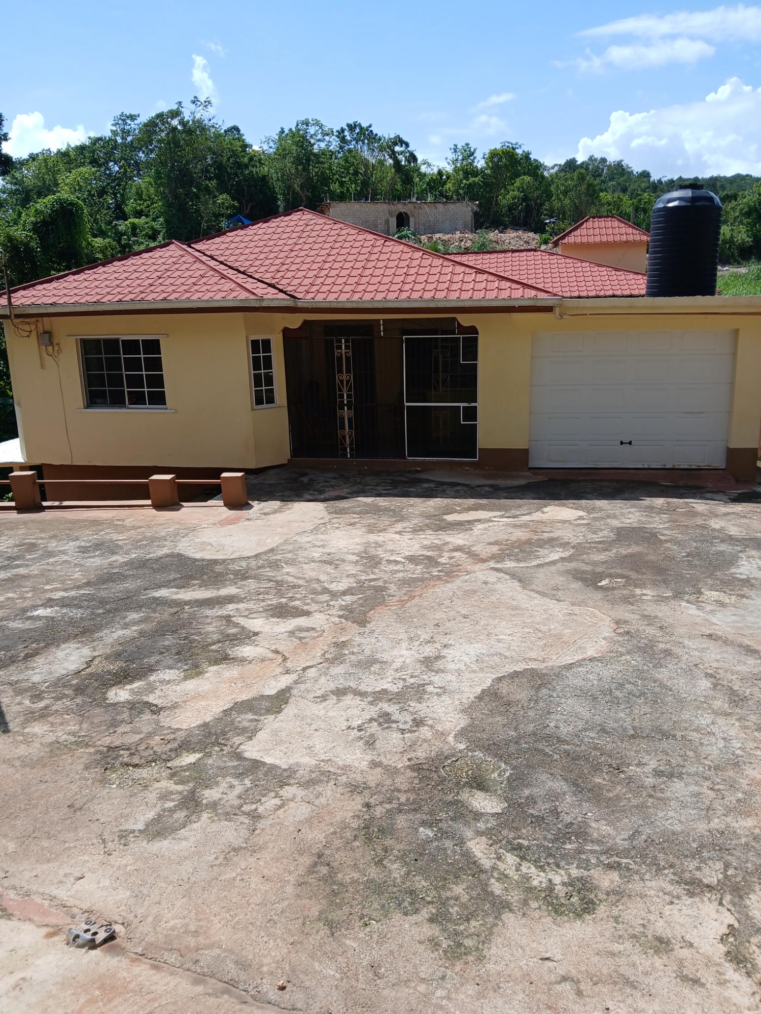 Spacious-5-Bedroom-House-for-Sale-in-Manchester-Jamaica Second image of 2 Mason Run Hatfield/kingsl in Hatfield, Manchester, Jamaica - property is For Sale
