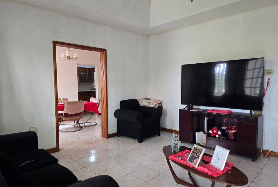 Seventh image of Red Bank in Mandeville, Manchester, Jamaica - property is For Sale