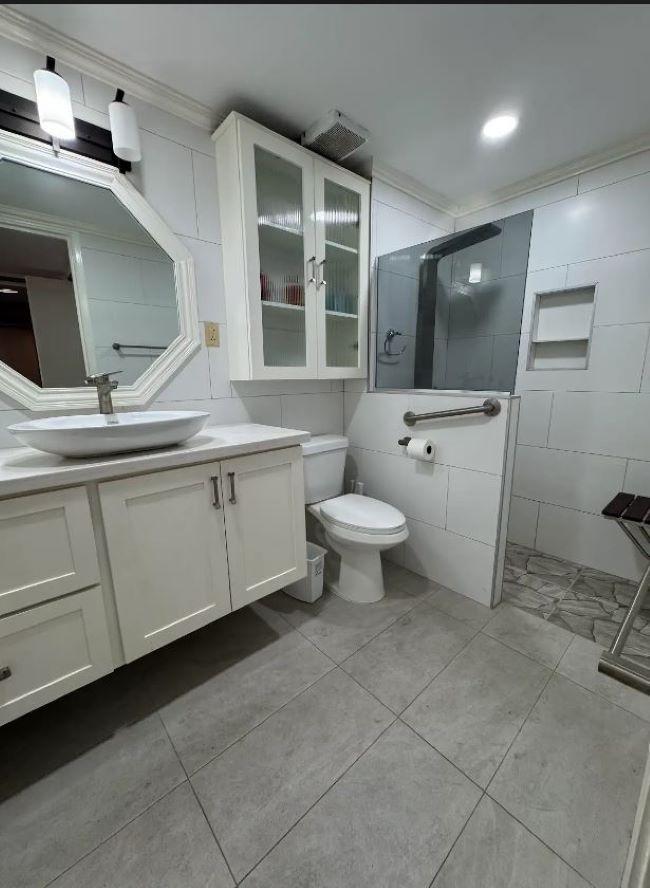 Spacious-Waterfront-Apartment-for-Sale-in-St.-Andrew-Jamaica Twelfth image of 5- Ocean Towers, Ocean Blvd in Kingston 3, St. Andrew, Jamaica - property is For Sale