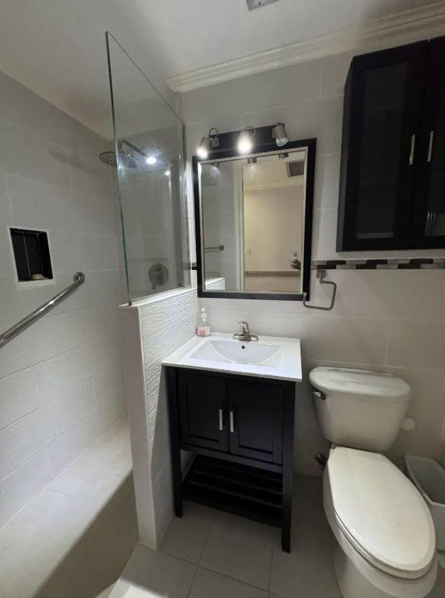 Spacious-Waterfront-Apartment-for-Sale-in-St.-Andrew-Jamaica Thirteenth image of 5- Ocean Towers, Ocean Blvd in Kingston 3, St. Andrew, Jamaica - property is For Sale