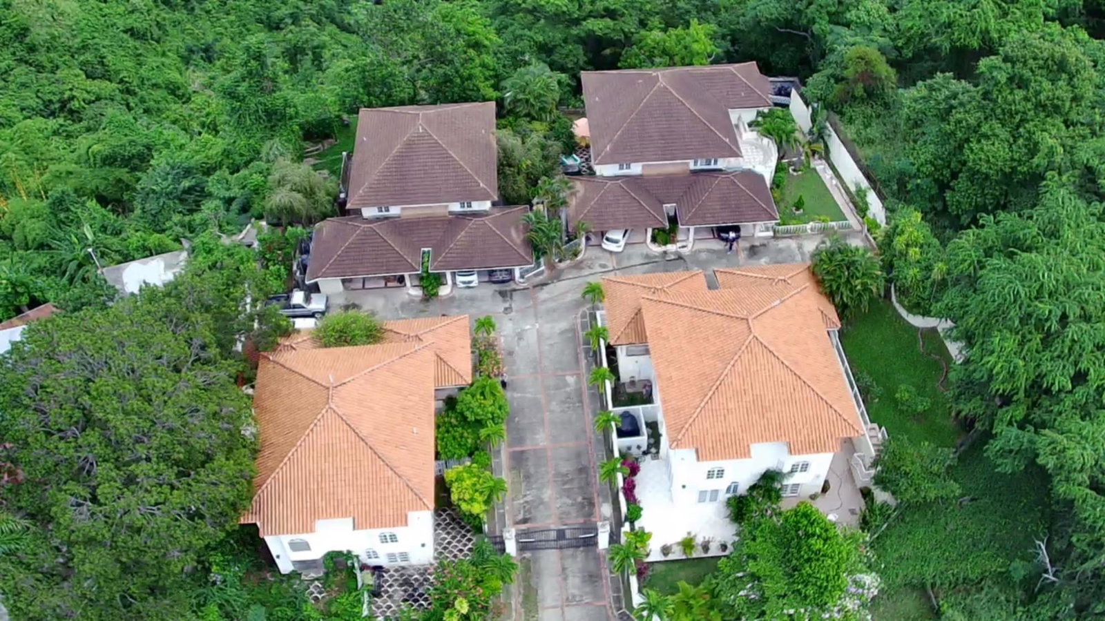 Stunning-3-Storey-Townhouse-for-Sale-in-Jackshill-St.-Andrew Twenty-Eighth image of 3 Skyline Drive in Jacks Hill, St. Andrew, Jamaica - property is For Sale
