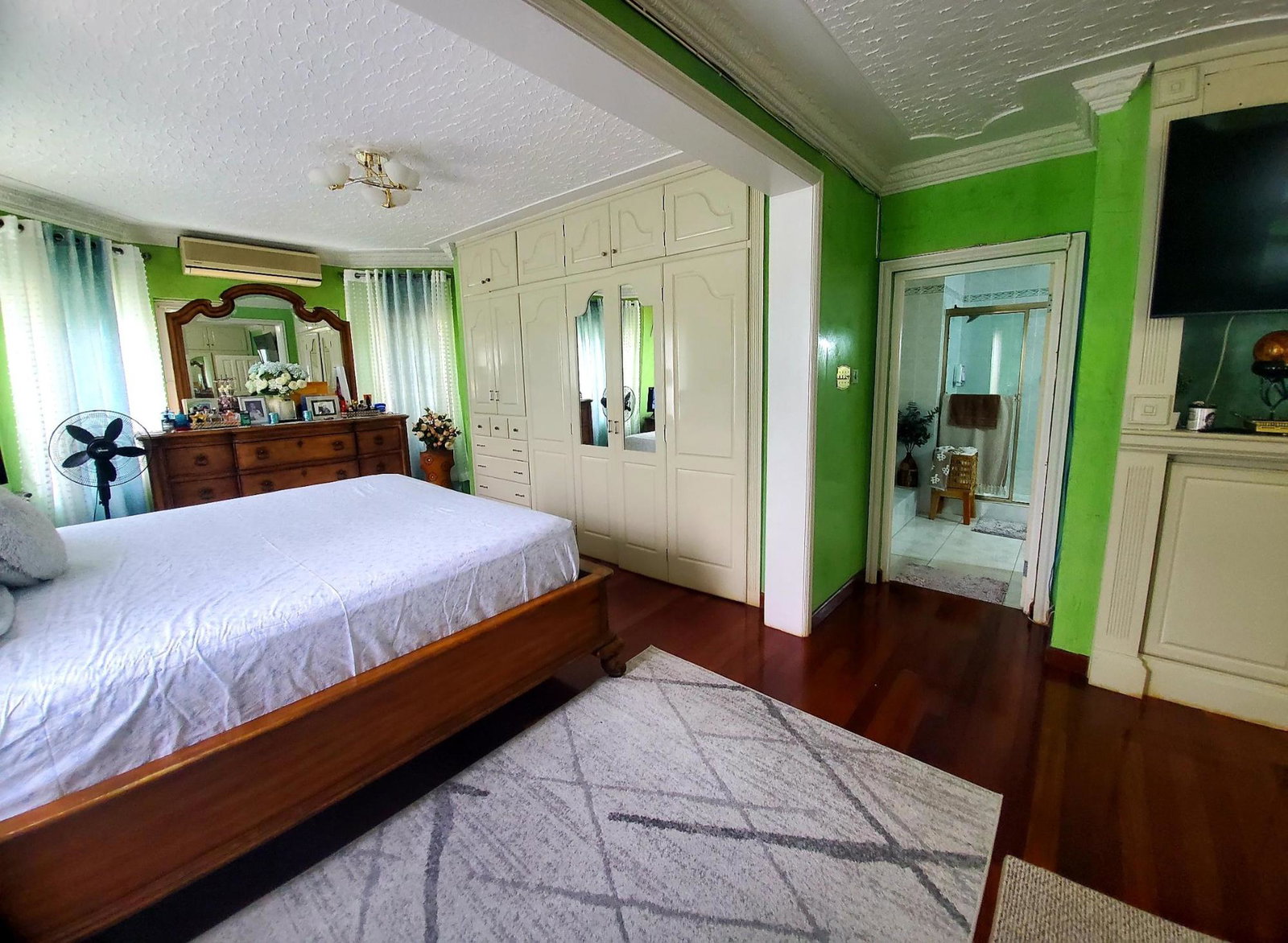 Stunning-3-Storey-Townhouse-for-Sale-in-Jackshill-St.-Andrew Fifth image of 3 Skyline Drive in Jacks Hill, St. Andrew, Jamaica - property is For Sale