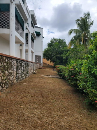 Nineteenth image of 5 w Armour Heights, Kgn 8 in Kingston 8, St. Andrew, Jamaica - property is For Sale