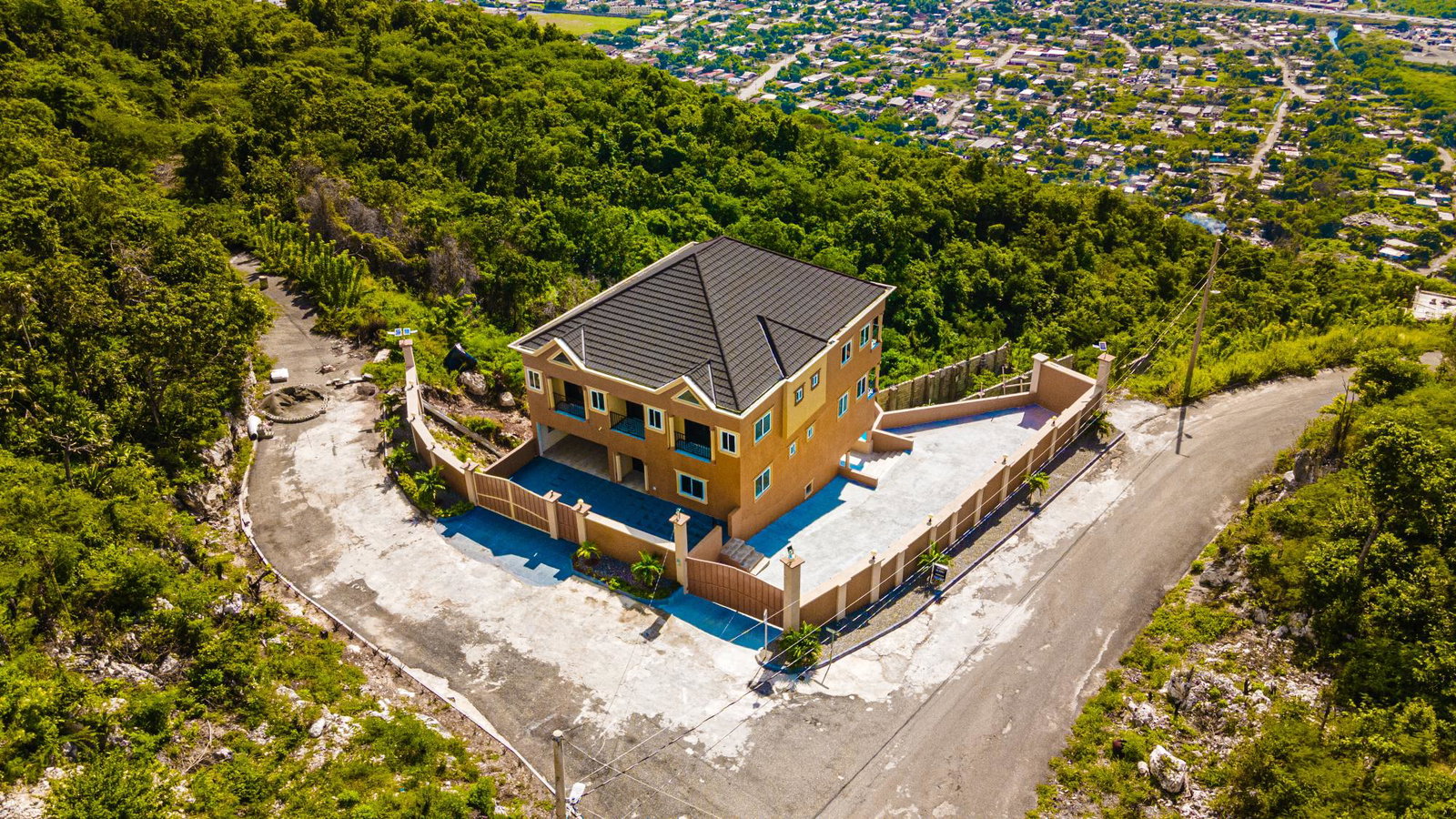 Fifth image of b- 202 Tom Cringle Drive in Kingston 19, St. Andrew, Jamaica - property is For Sale