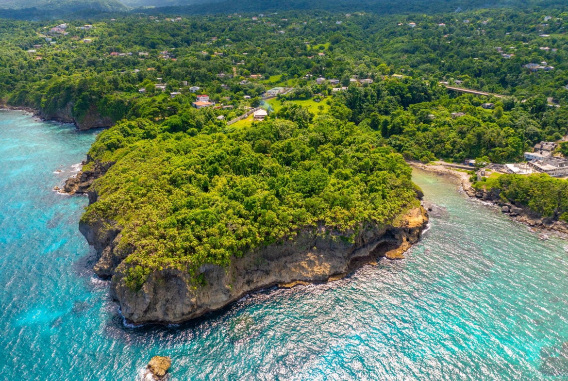 Eighteenth image of Black Rock in PRIESTMAN RIVER, Portland, Jamaica - property is For Sale