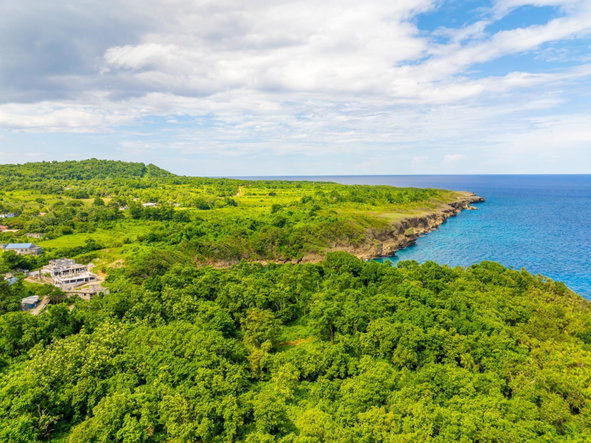 Nineteenth image of Black Rock in PRIESTMAN RIVER, Portland, Jamaica - property is For Sale