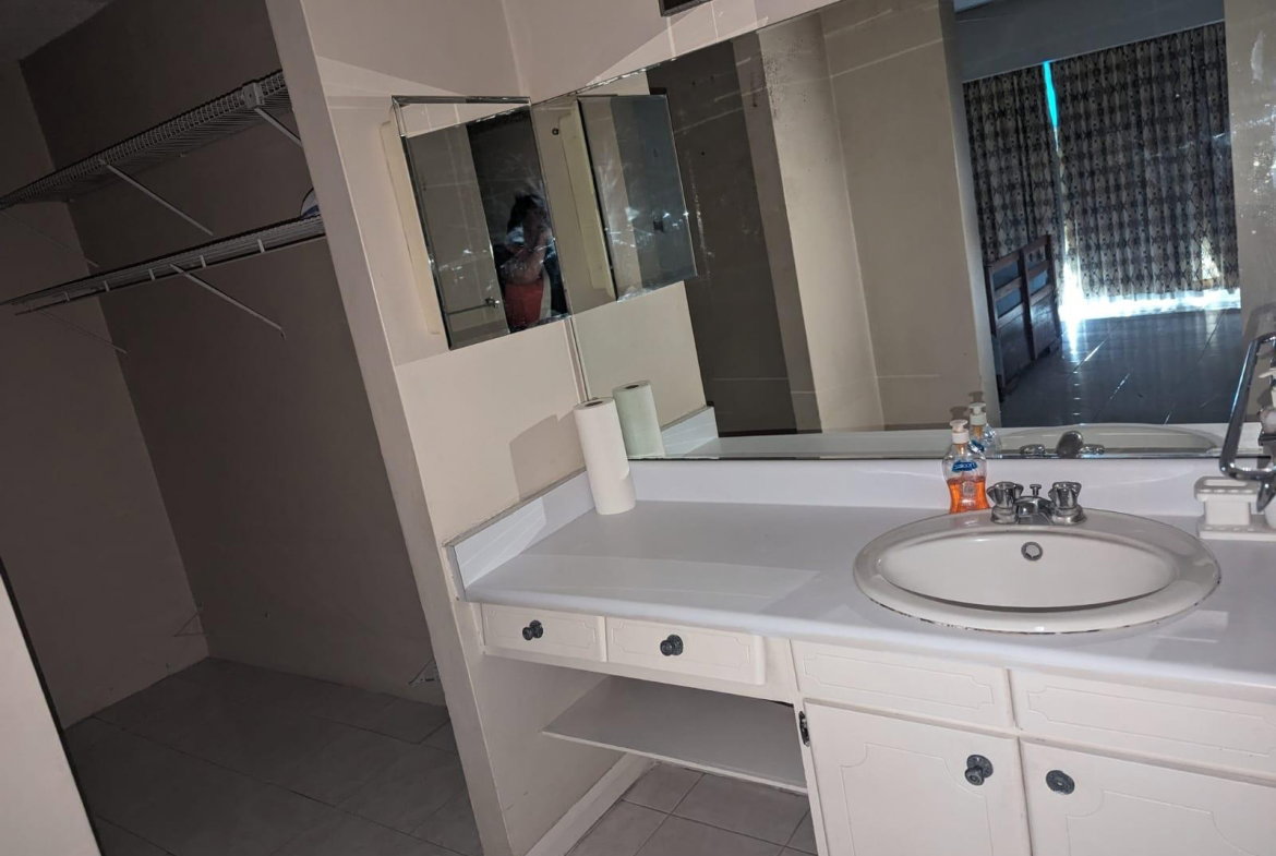 Fourteenth image of 17 Kingsway in Kingston 10, St. Andrew, Jamaica - property is For Sale