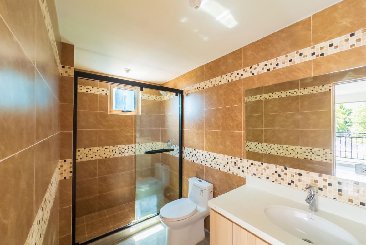 Tenth image of A4-3-50 1/4 Deanery Road in Kingston 3, St. Andrew, Jamaica - property is For Sale