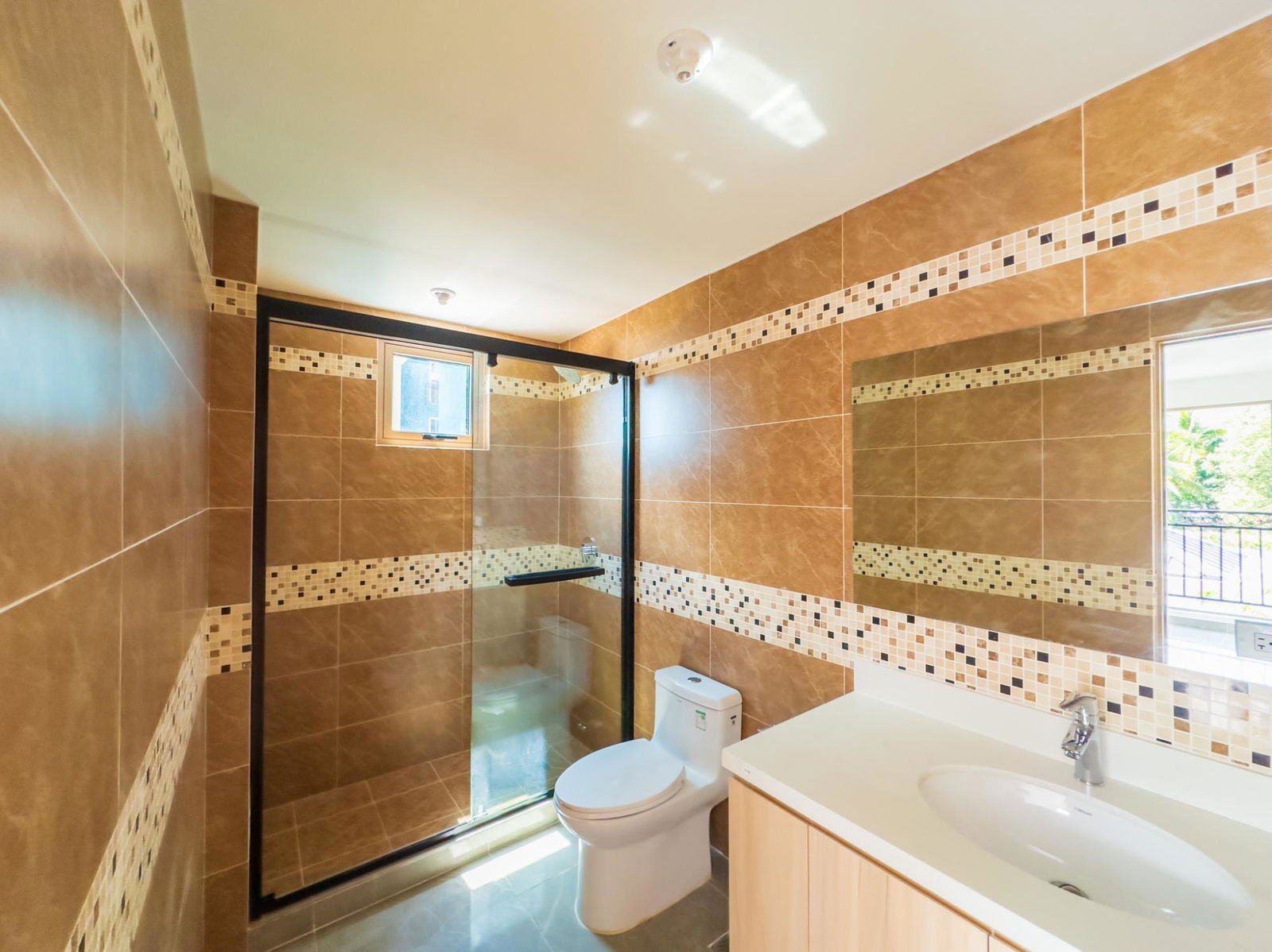 Tenth image of A4-3-50 1/4 Deanery Road in Kingston 3, St. Andrew, Jamaica - property is For Sale