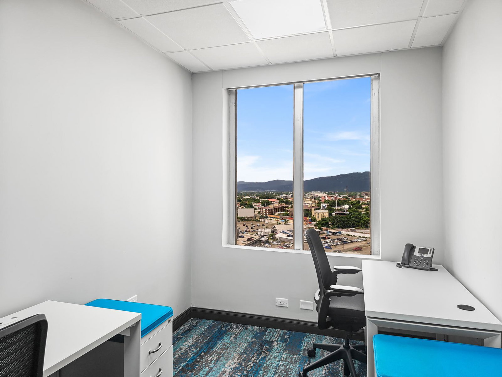 Fifth image of 1004-60 Knutsford Boulevard in Kingston 5, St. Andrew, Jamaica - property is For Rent