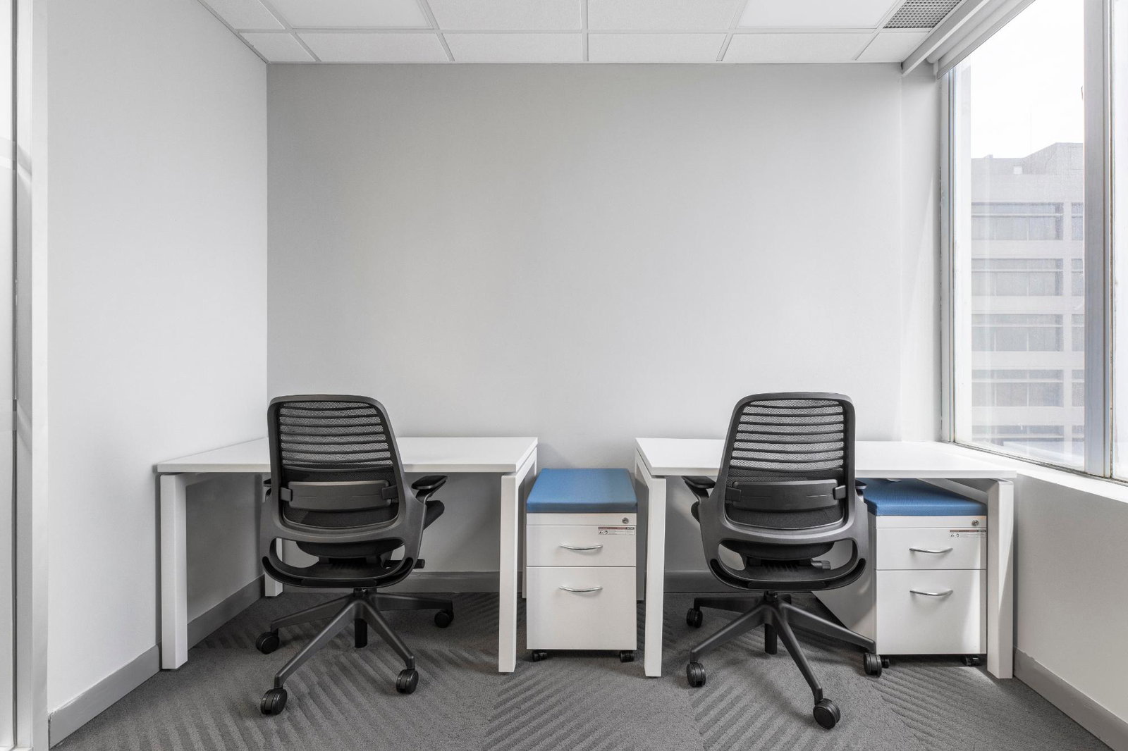 Seventh image of 942-60 Knutsford Boulevard in Kingston 5, St. Andrew, Jamaica - property is For Rent