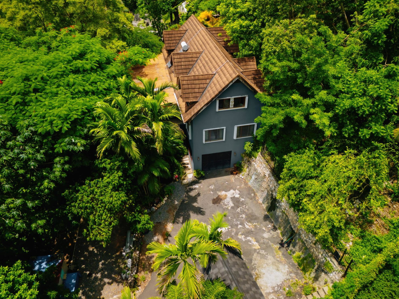 Eighteenth image of 7 South Oakridge in Kingston 8, St. Andrew, Jamaica - property is For Sale