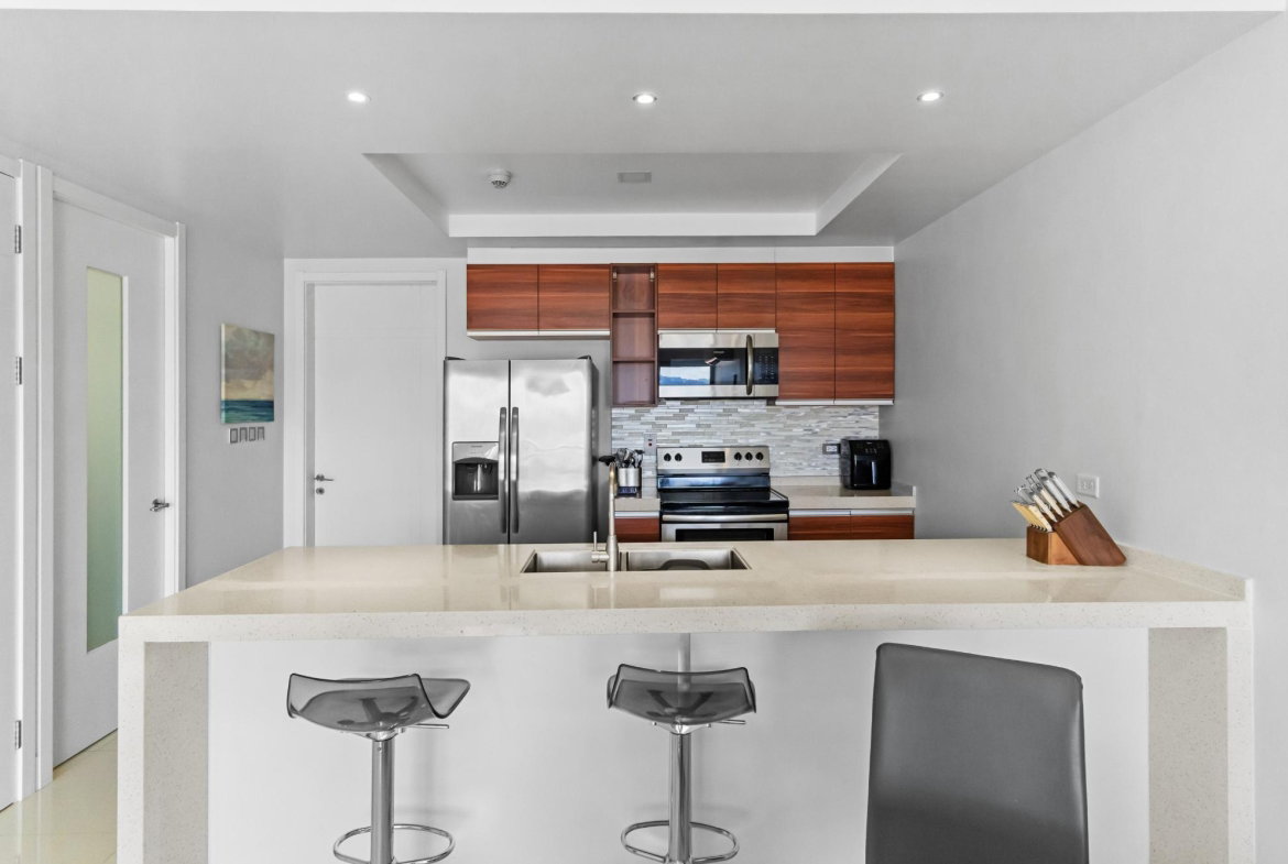 Fourth image of 702-20 South Avenue in Kingston 10, St. Andrew, Jamaica - property is For Sale