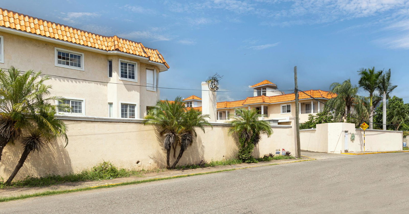 2-Bed-2.5-Bath-Apartment-for-Rent-in-St.-Andrew-12-Seaview-Avenue Second image of 12 Seaview Avenue in Kingston 6, St. Andrew, Jamaica - property is For Rent