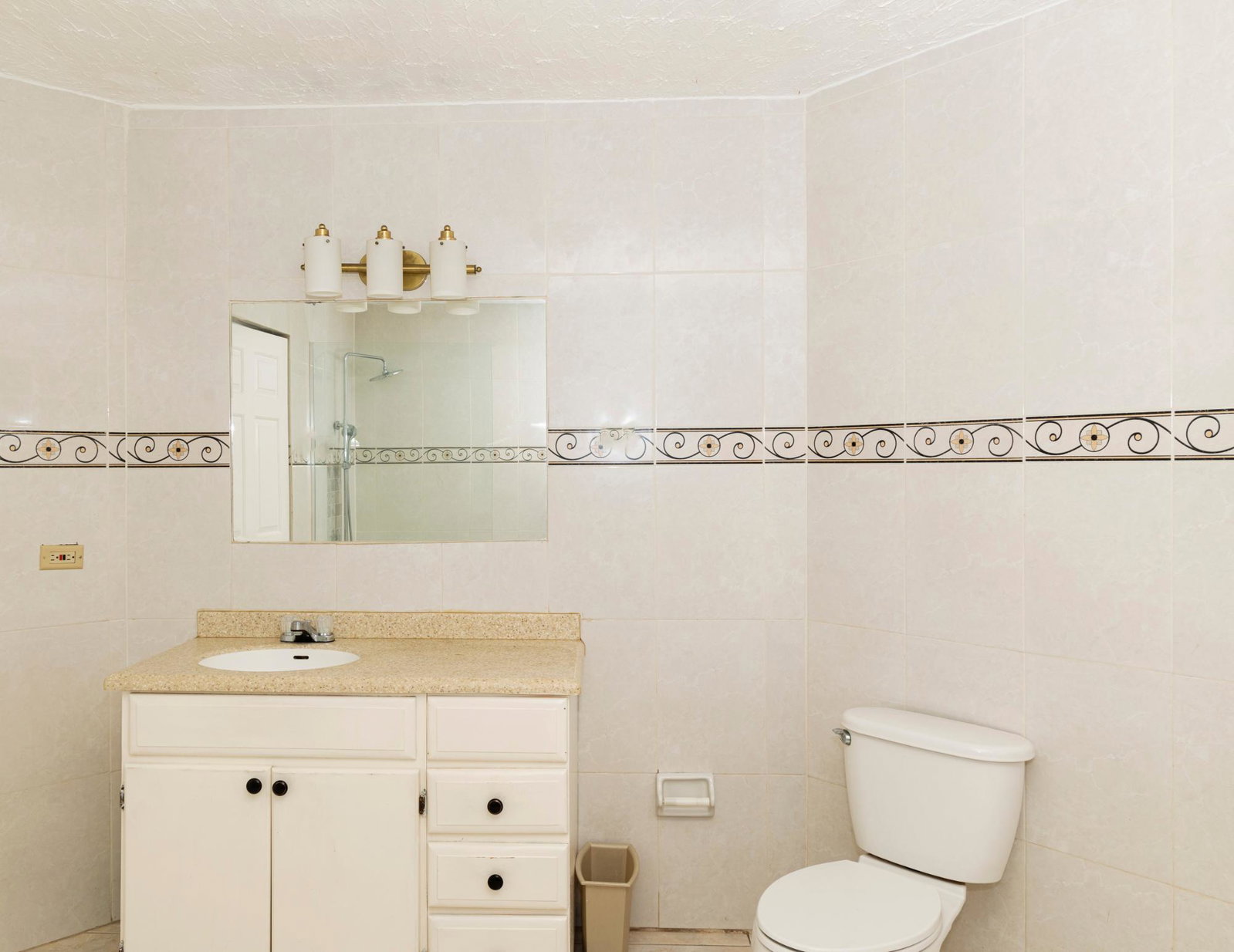 2-Bed-2.5-Bath-Apartment-for-Rent-in-St.-Andrew-12-Seaview-Avenue Sixth image of 12 Seaview Avenue in Kingston 6, St. Andrew, Jamaica - property is For Rent