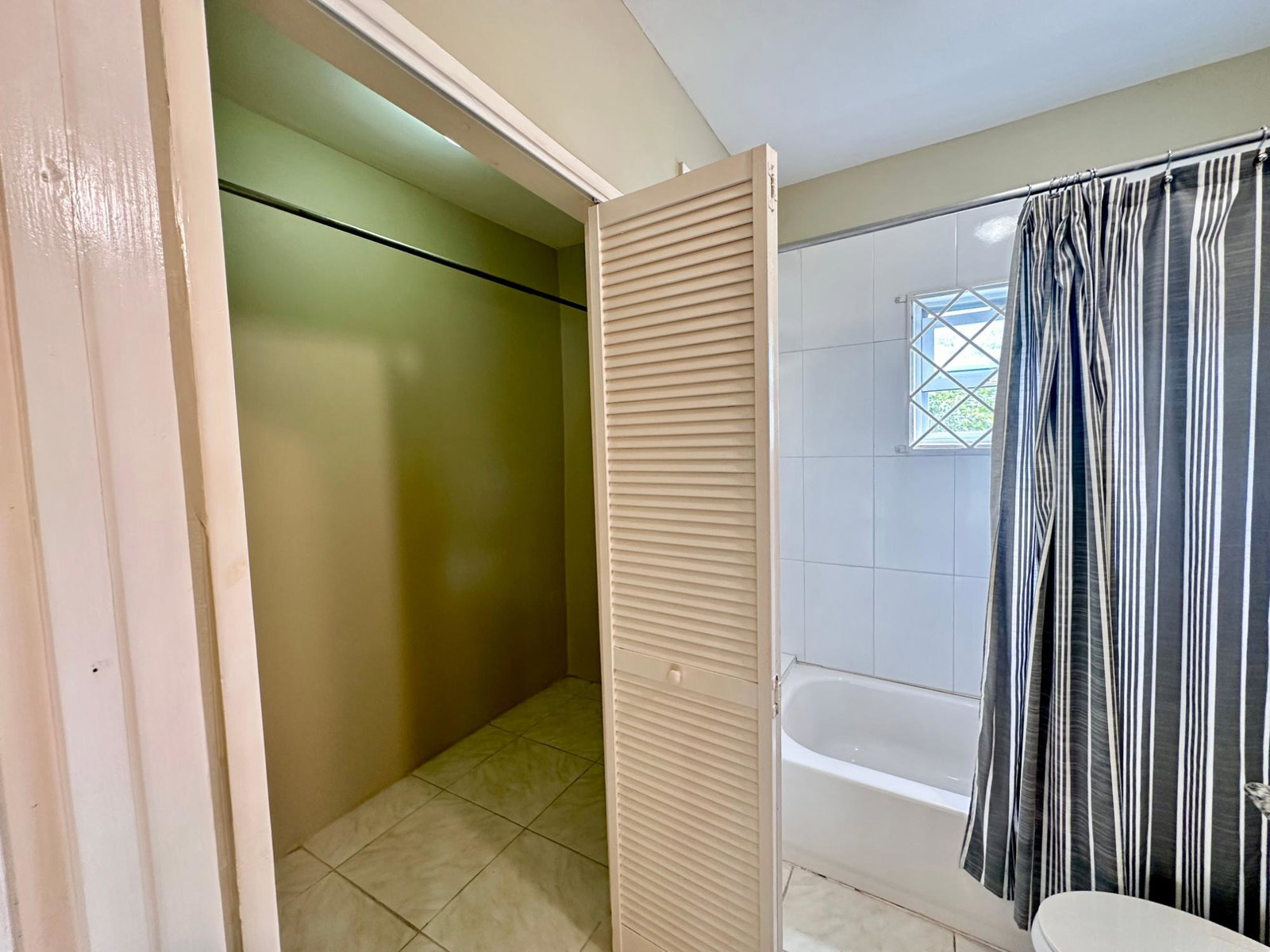Eleventh image of 731 Calabash Close, Belle Air in Runaway Bay, St. Ann, Jamaica - property is For Rent