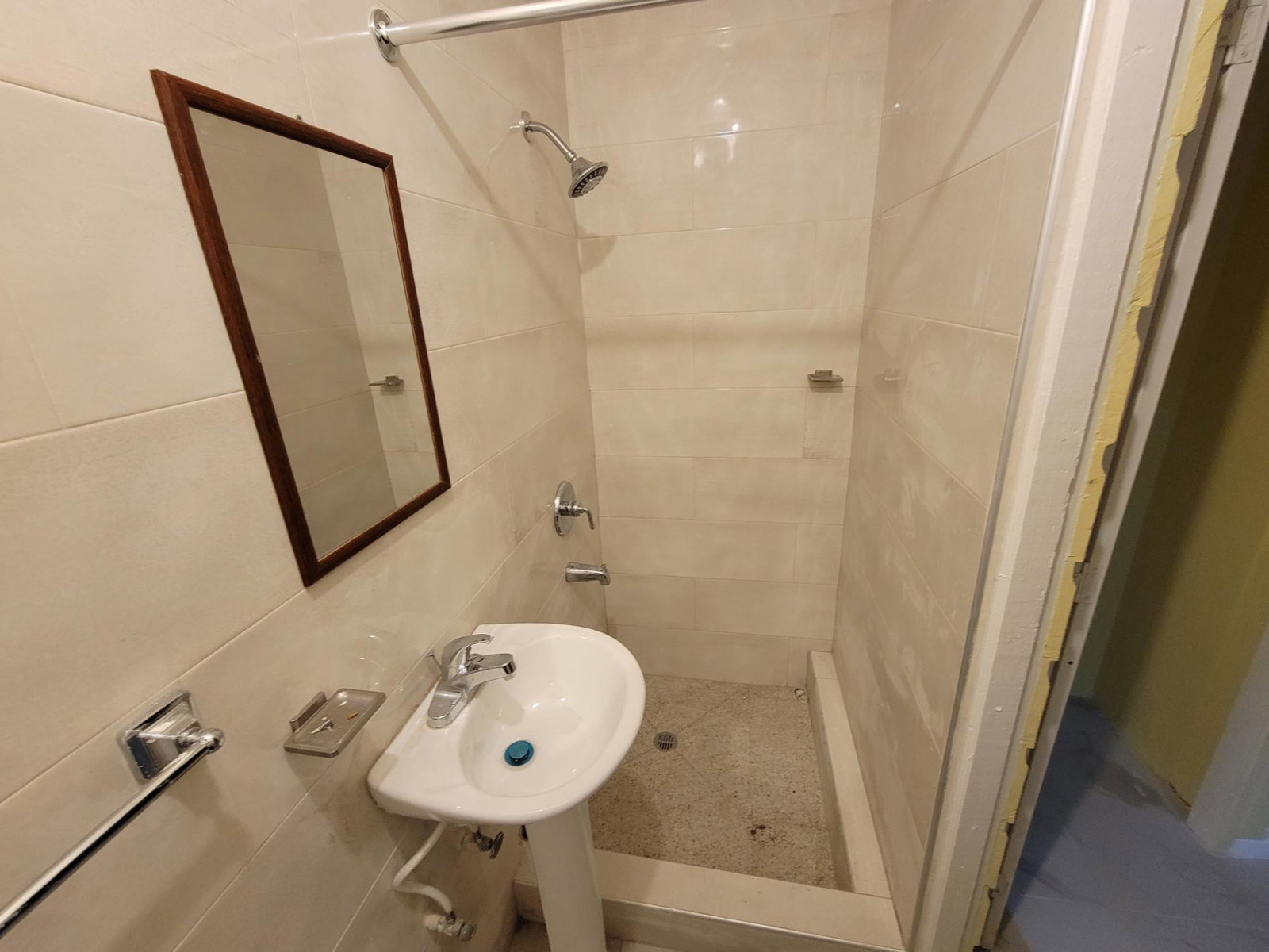 3-Bedroom-Apartment-for-Rent-in-St.-Andrew-19-Ottawa-Avenue Twentieth image of 19 Ottawa Avenue in Kingston 6, St. Andrew, Jamaica - property is For Rent