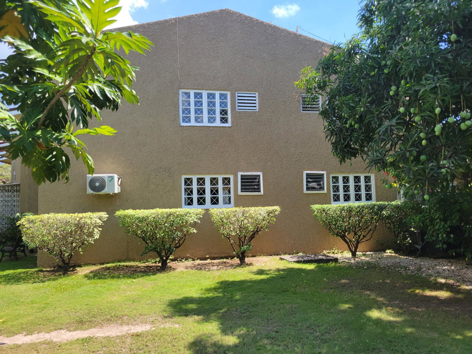 3-Bedroom-Apartment-for-Rent-in-St.-Andrew-19-Ottawa-Avenue Fourth image of 19 Ottawa Avenue in Kingston 6, St. Andrew, Jamaica - property is For Rent
