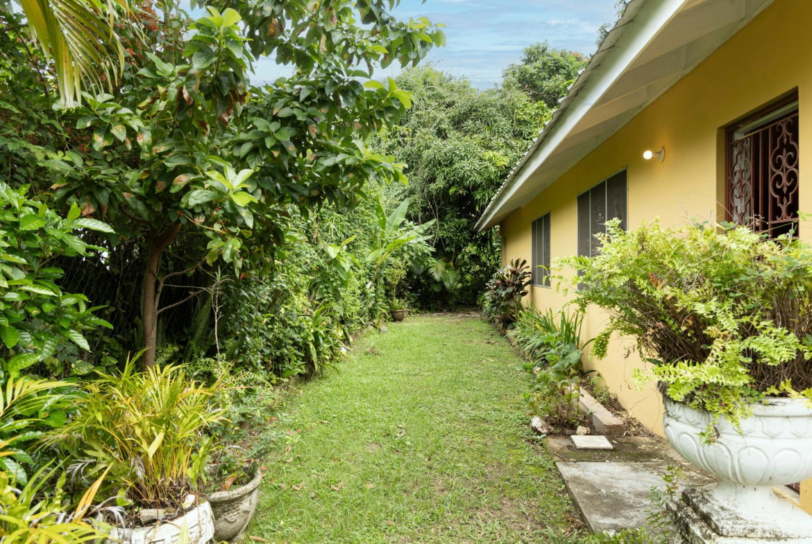 Fifth image of 4 Carmel Close in Kingston 8, St. Andrew, Jamaica - property is For Rent