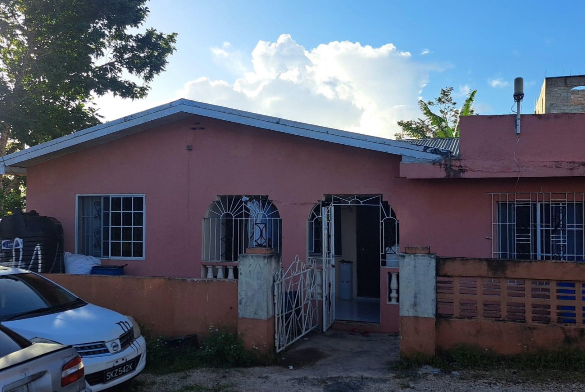 Second image of Nine Miles in Spaldings, Clarendon, Jamaica - property is For Sale