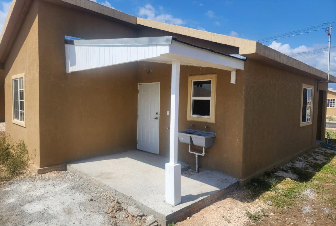 Second image of Emerald Crescent in Phoenix Park, St. Catherine, Jamaica - property is For Rent