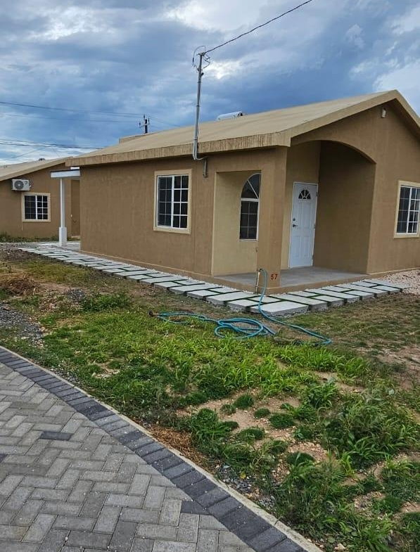 Third image of Emerald Crescent in Phoenix Park, St. Catherine, Jamaica - property is For Rent