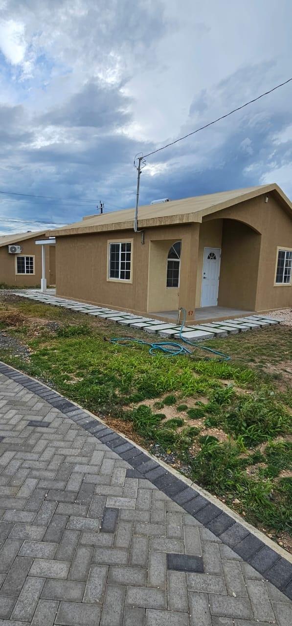 Third image of Emerald Crescent in Phoenix Park, St. Catherine, Jamaica - property is For Rent