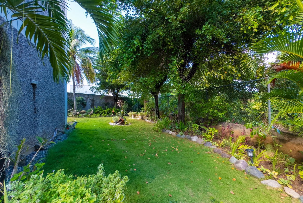 Tenth image of 2-21 Washington Close in Kingston 8, St. Andrew, Jamaica - property is For Rent