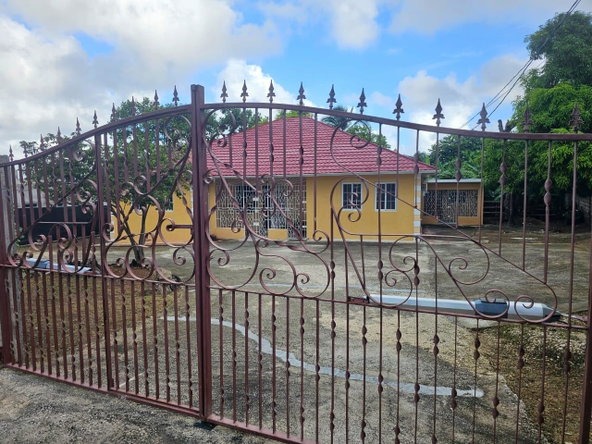Seventeenth image of 414 Melrose Terrace in Montego Bay, St. James, Jamaica - property is For Rent