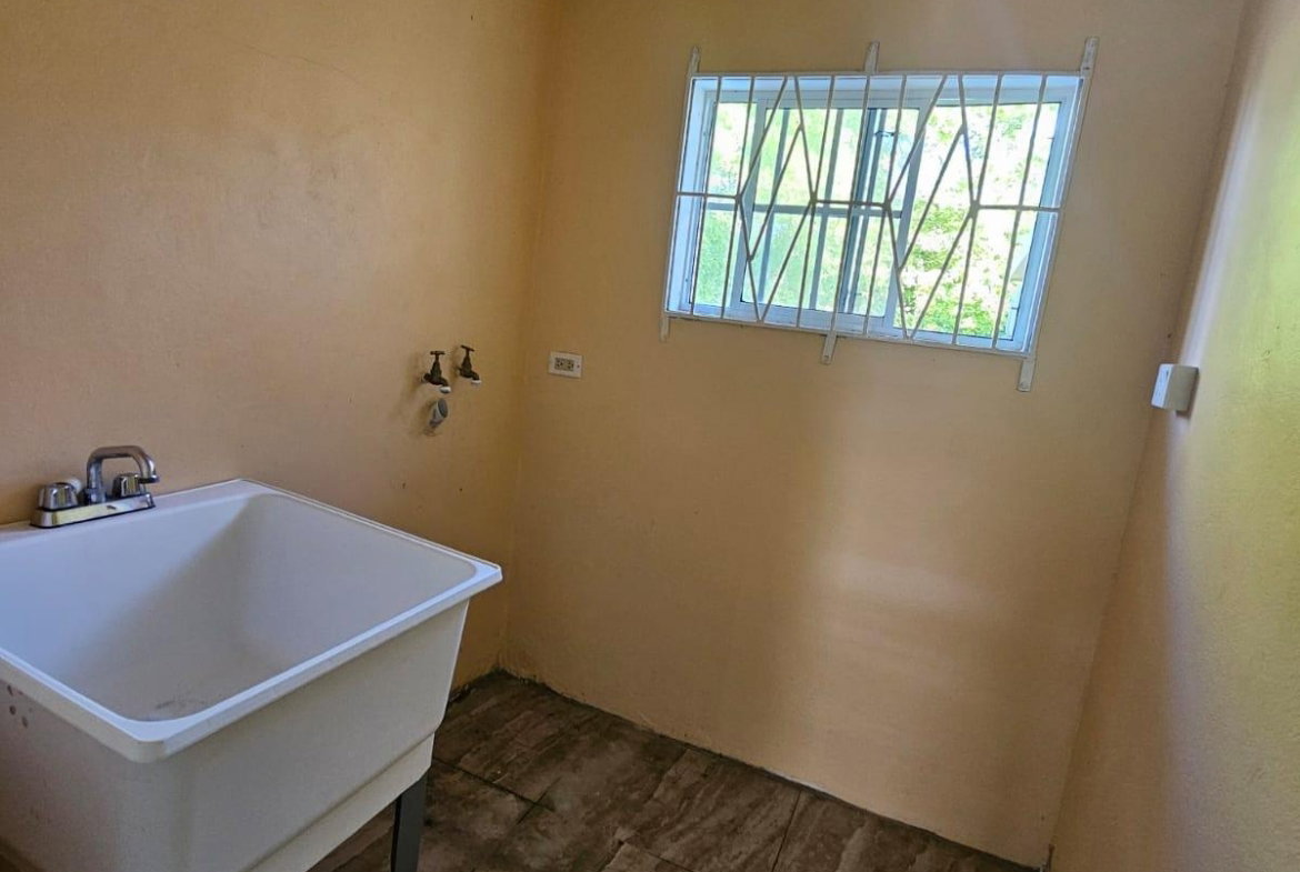 Eighth image of 414 Melrose Terrace in Montego Bay, St. James, Jamaica - property is For Rent