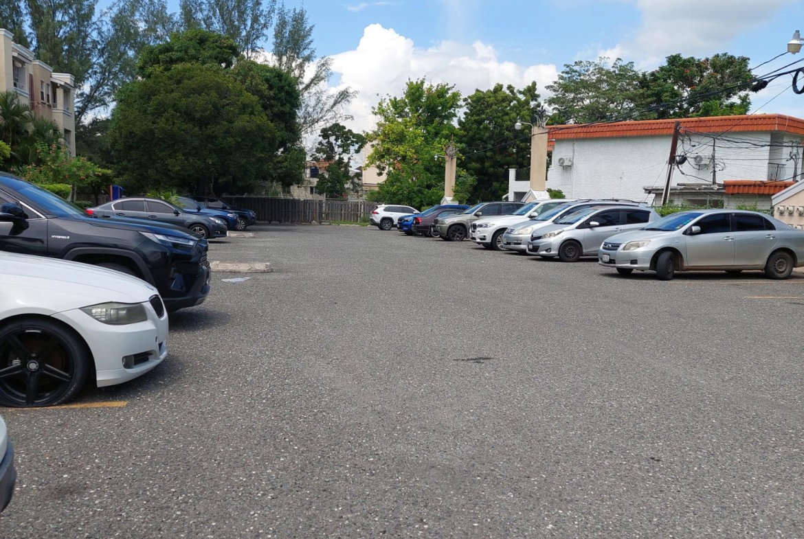 Fifth image of 10- Surbiton Road,kingston 10 in Kingston 10, St. Andrew, Jamaica - property is For Rent