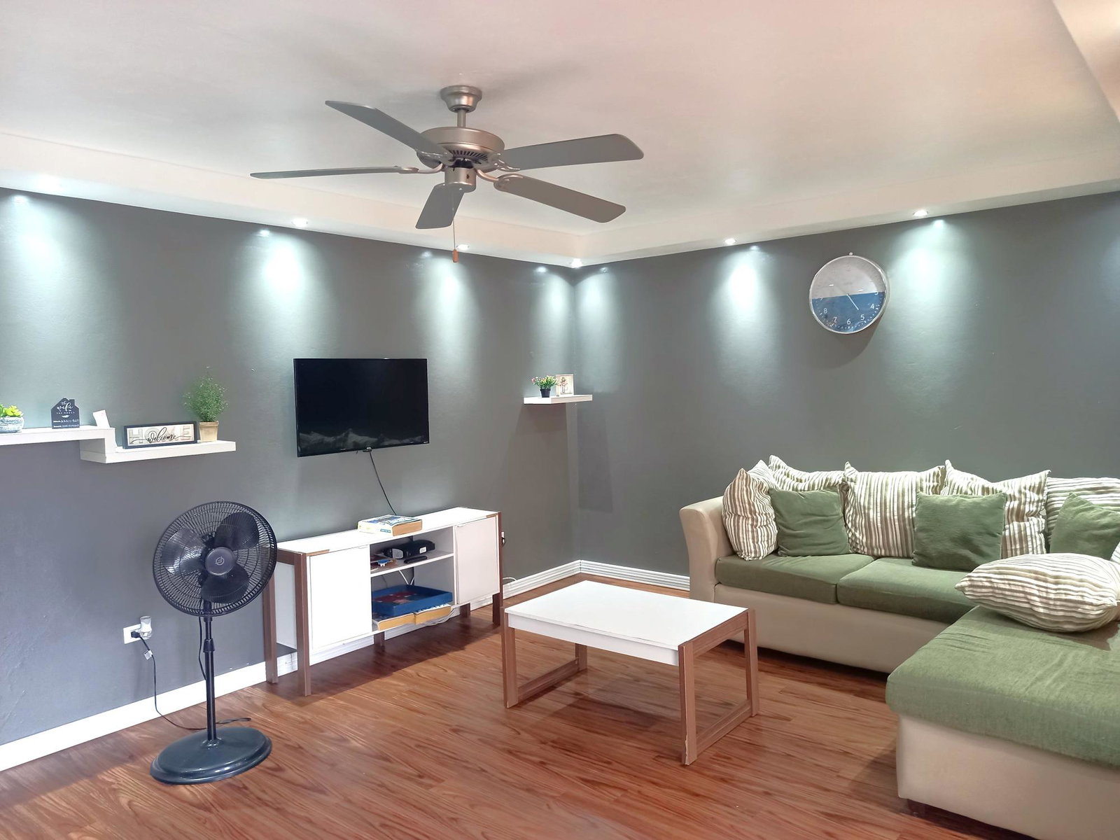 Charming-2-Bedroom-Apartment-for-Rent-in-Ocho-Rios-Jamaica Second image of 17d-1 Shades Street in Ocho Rios, St. Ann, Jamaica - property is For Rent