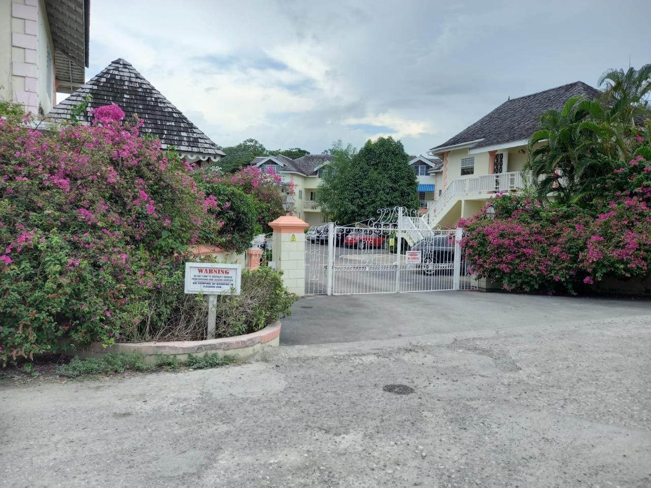 Charming-2-Bedroom-Apartment-for-Rent-in-Ocho-Rios-Jamaica Twelfth image of 17d-1 Shades Street in Ocho Rios, St. Ann, Jamaica - property is For Rent