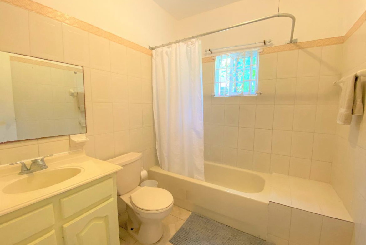 Seventeenth image of 433 Pasture Drive, Portobello in Montego Bay, St. James, Jamaica - property is For Rent