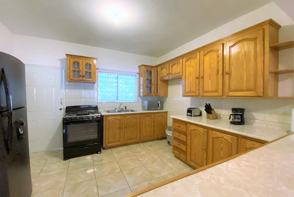 Ninth image of 433 Pasture Drive, Portobello in Montego Bay, St. James, Jamaica - property is For Rent