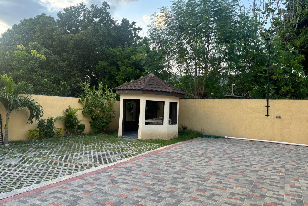 Second image of 5-2d Woodlawn Ave in Kingston 19, St. Andrew, Jamaica - property is For Rent