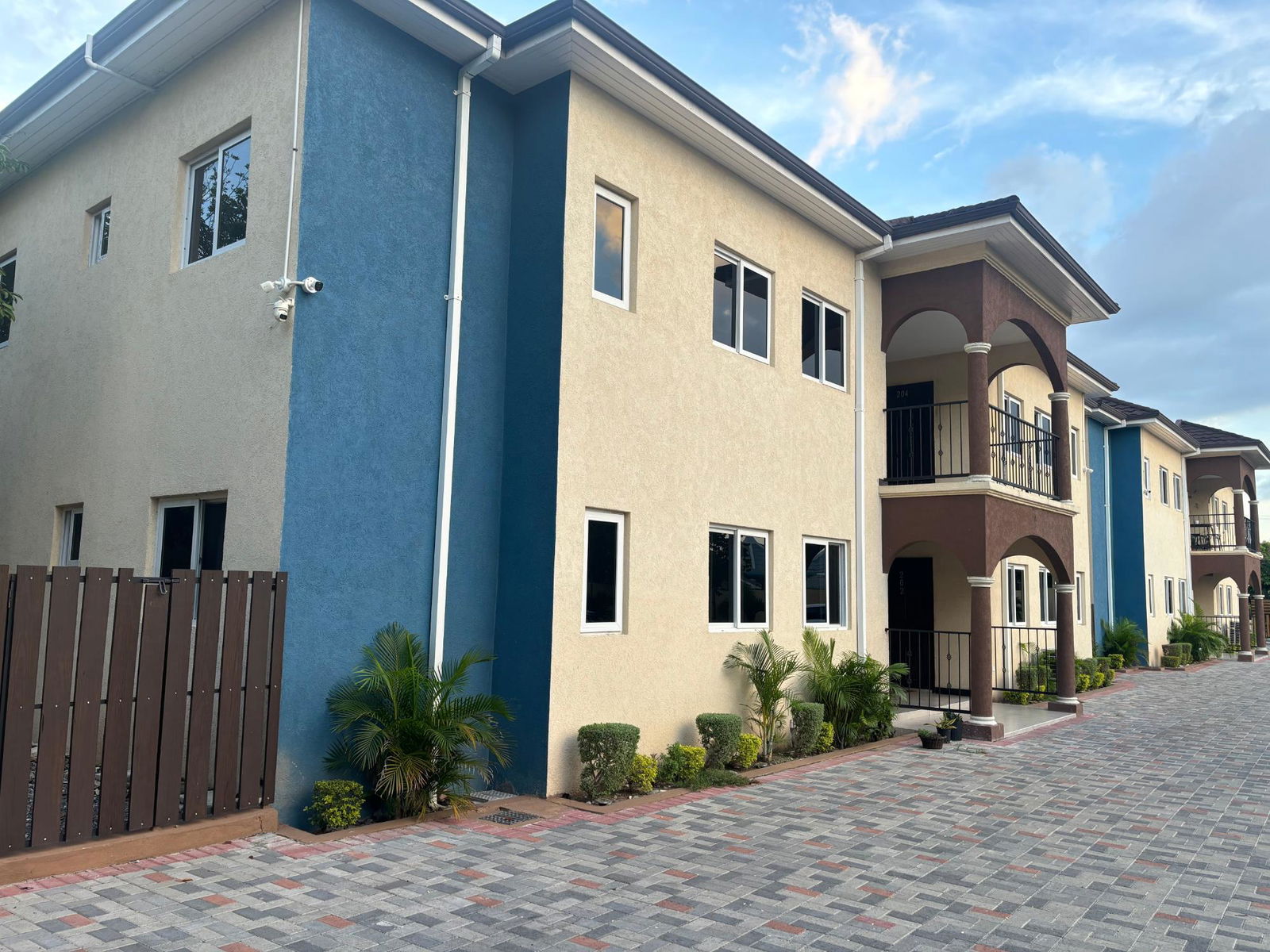 Third image of 5-2d Woodlawn Ave in Kingston 19, St. Andrew, Jamaica - property is For Rent