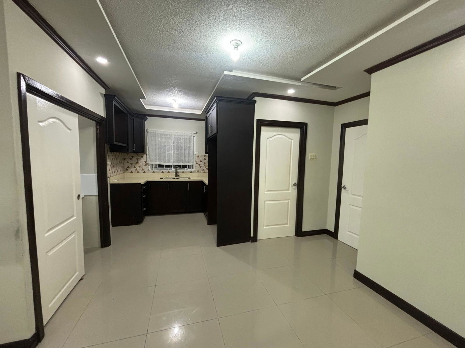 Seventh image of 5-2d Woodlawn Ave in Kingston 19, St. Andrew, Jamaica - property is For Rent