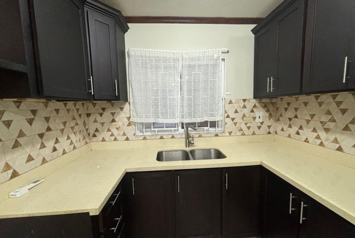 Eighth image of 5-2d Woodlawn Ave in Kingston 19, St. Andrew, Jamaica - property is For Rent