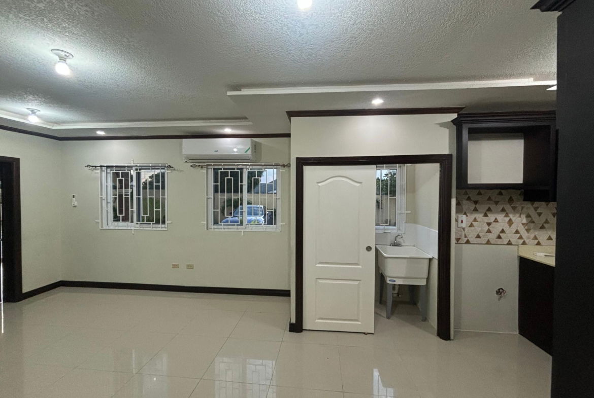 Ninth image of 5-2d Woodlawn Ave in Kingston 19, St. Andrew, Jamaica - property is For Rent