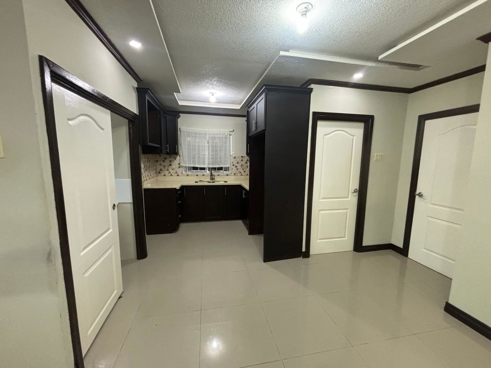 Twelfth image of 5-2d Woodlawn Ave in Kingston 19, St. Andrew, Jamaica - property is For Rent