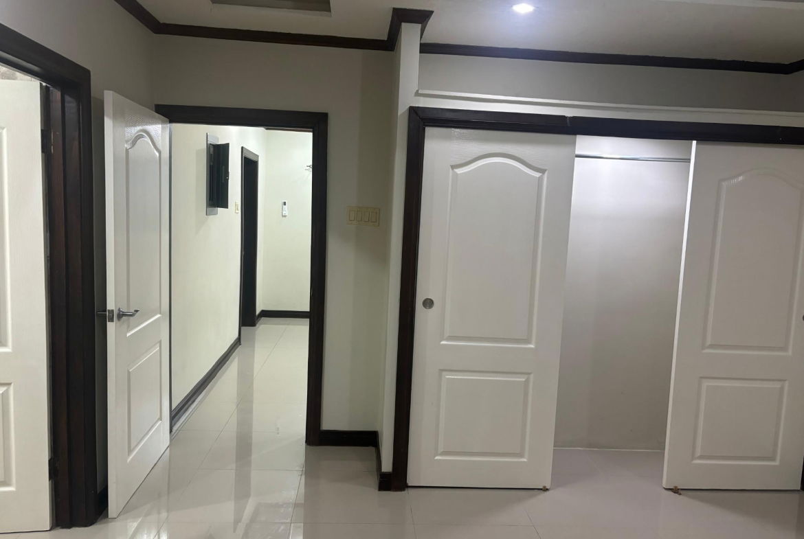 Thirteenth image of 5-2d Woodlawn Ave in Kingston 19, St. Andrew, Jamaica - property is For Rent