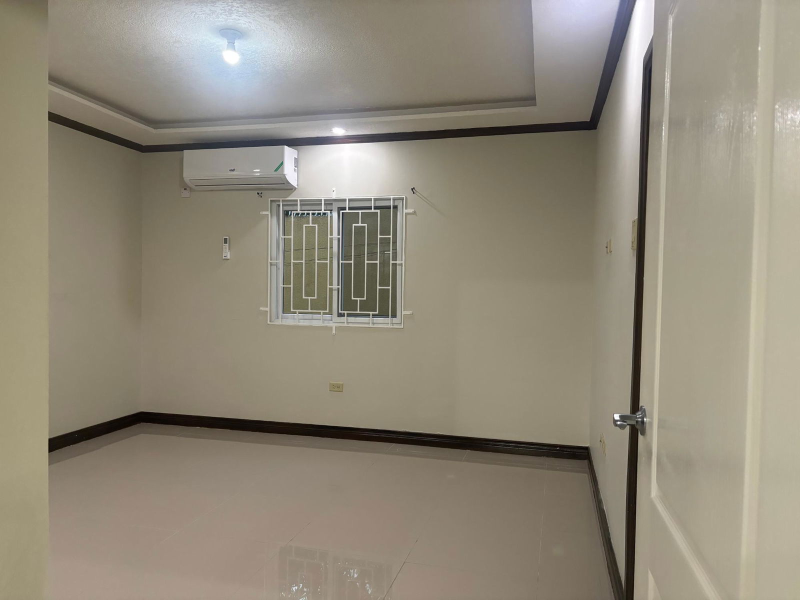 Sixteenth image of 5-2d Woodlawn Ave in Kingston 19, St. Andrew, Jamaica - property is For Rent