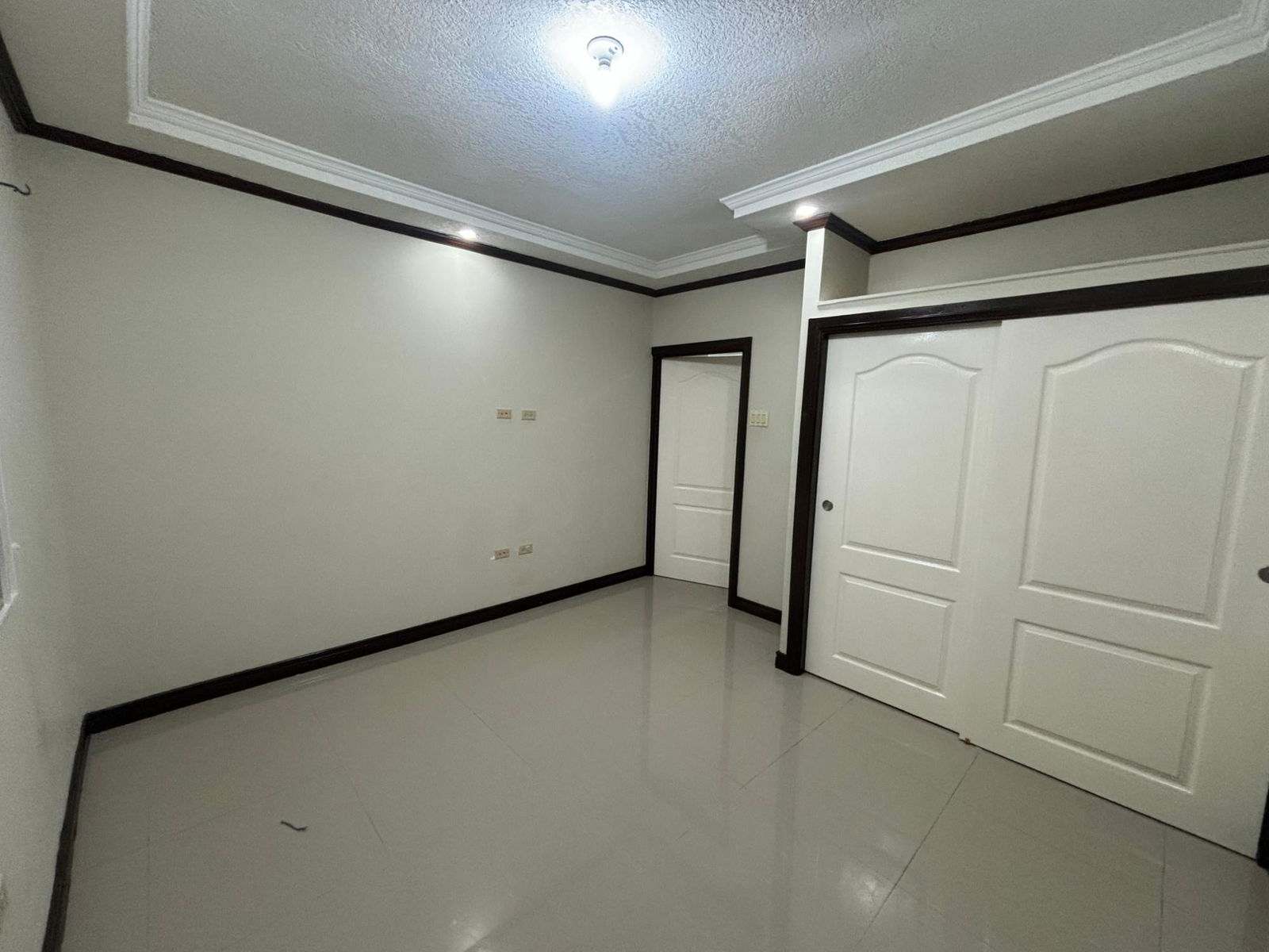 Twentieth image of 5-2d Woodlawn Ave in Kingston 19, St. Andrew, Jamaica - property is For Rent