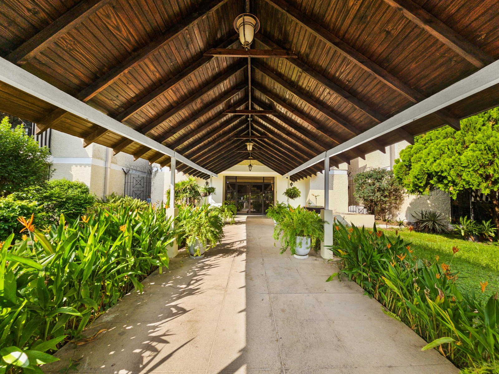 Charming-2-Bedroom-Apartment-for-Sale-at-Devon-Court-St.-Andrew Twelfth image of 8-4 Devon Road in Kingston 10, St. Andrew, Jamaica - property is For Sale