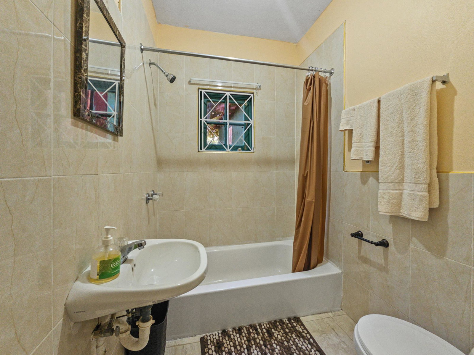 Charming-2-Bedroom-Cottage-for-Rent-in-St.-Andrew-Jamaica Thirteenth image of 6 Skyline Drive in Kingston 6, St. Andrew, Jamaica - property is For Rent
