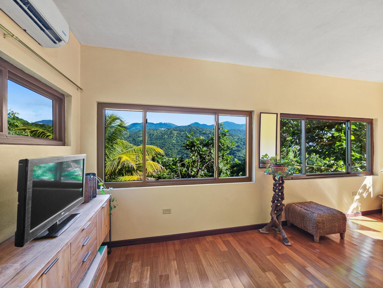 Charming-2-Bedroom-Cottage-for-Rent-in-St.-Andrew-Jamaica Sixth image of 6 Skyline Drive in Kingston 6, St. Andrew, Jamaica - property is For Rent