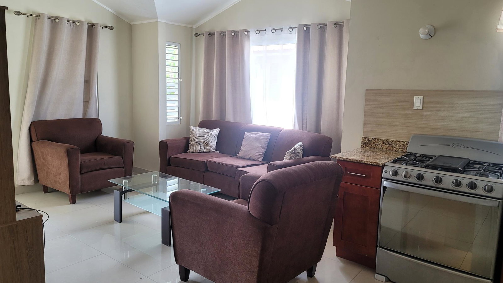 Second image of 223 Waverly Close in Portmore Country Club, St. Catherine, Jamaica - property is For Rent
